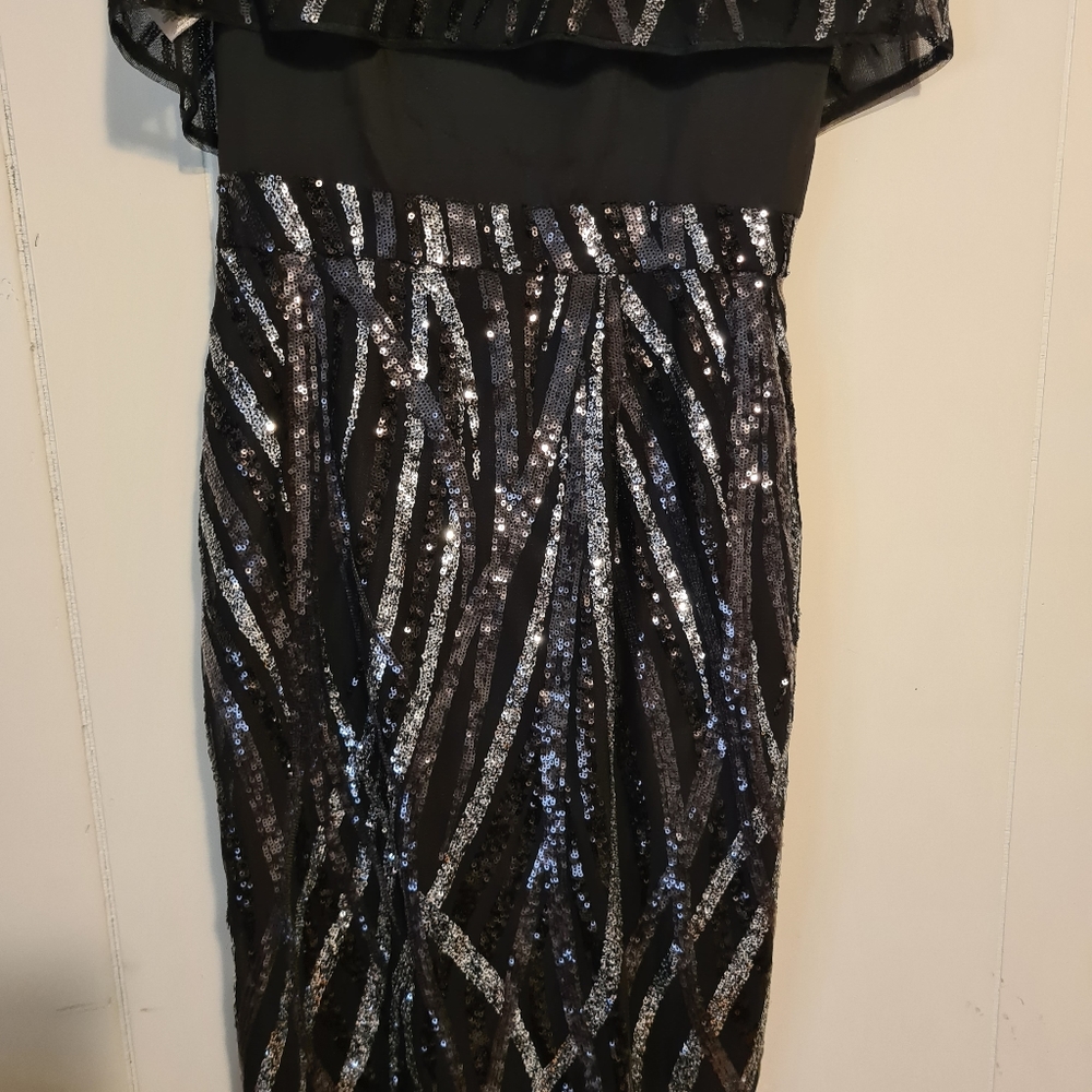 Dress - Picture 5 of 10